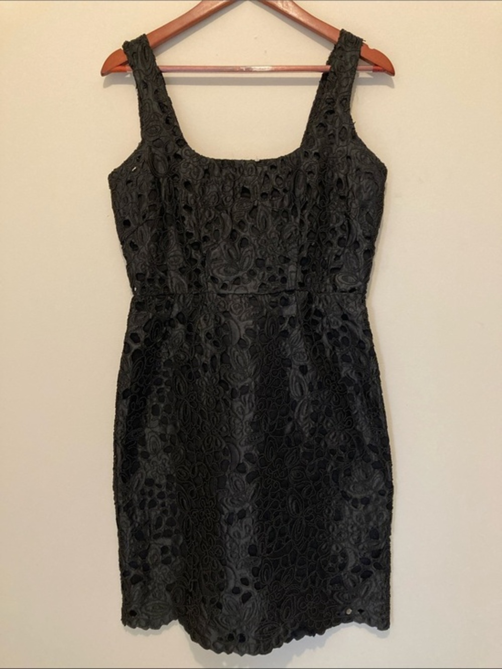 BB Dakota black sleeveless cocktail dress in black. Sz 8